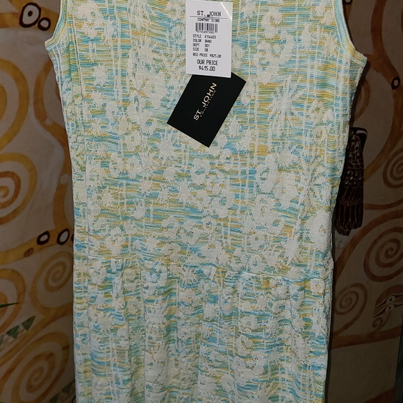 St. John Knits - Picture 11 of 16